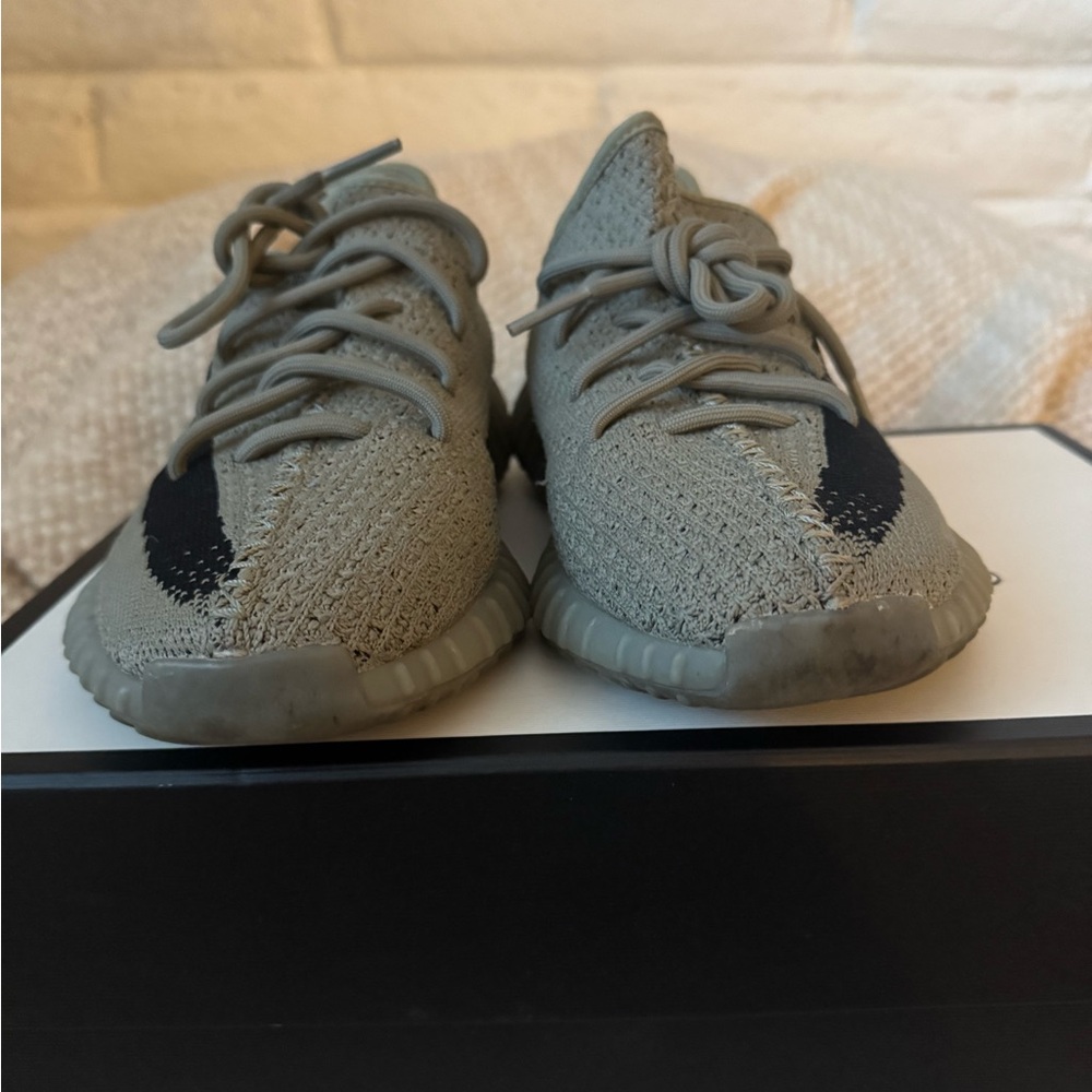 adidas Yeezy
YEEZY 350 Boost V2 "Slate" sneakers - Picture 3 of 6